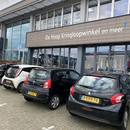 Bezoeker foto van De Hoop Kringloop (leerwerkbedrijf van Werkvisie) in Hendrik-Ido-Ambacht