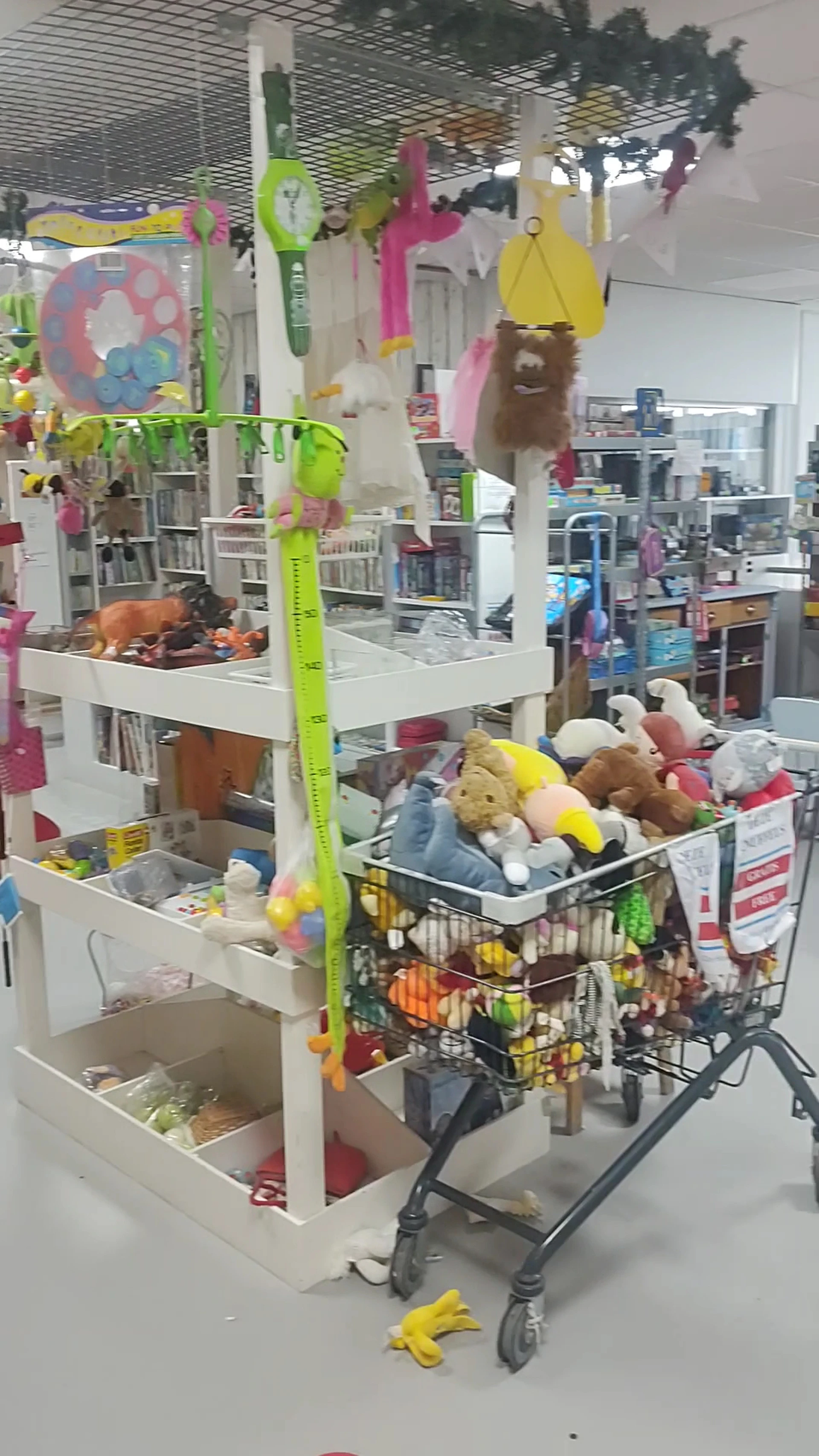 Kringloopwinkel De Hoop Kringloop (leerwerkbedrijf van Werkvisie) in Hendrik-Ido-Ambacht