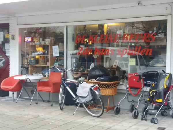 Kringloopwinkel Kringloopwinkel De Kleine Beurs (DHL Servicepoint) in Den Haag