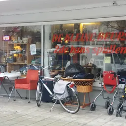 Bezoeker foto van Kringloopwinkel De Kleine Beurs (DHL Servicepoint) in Den Haag