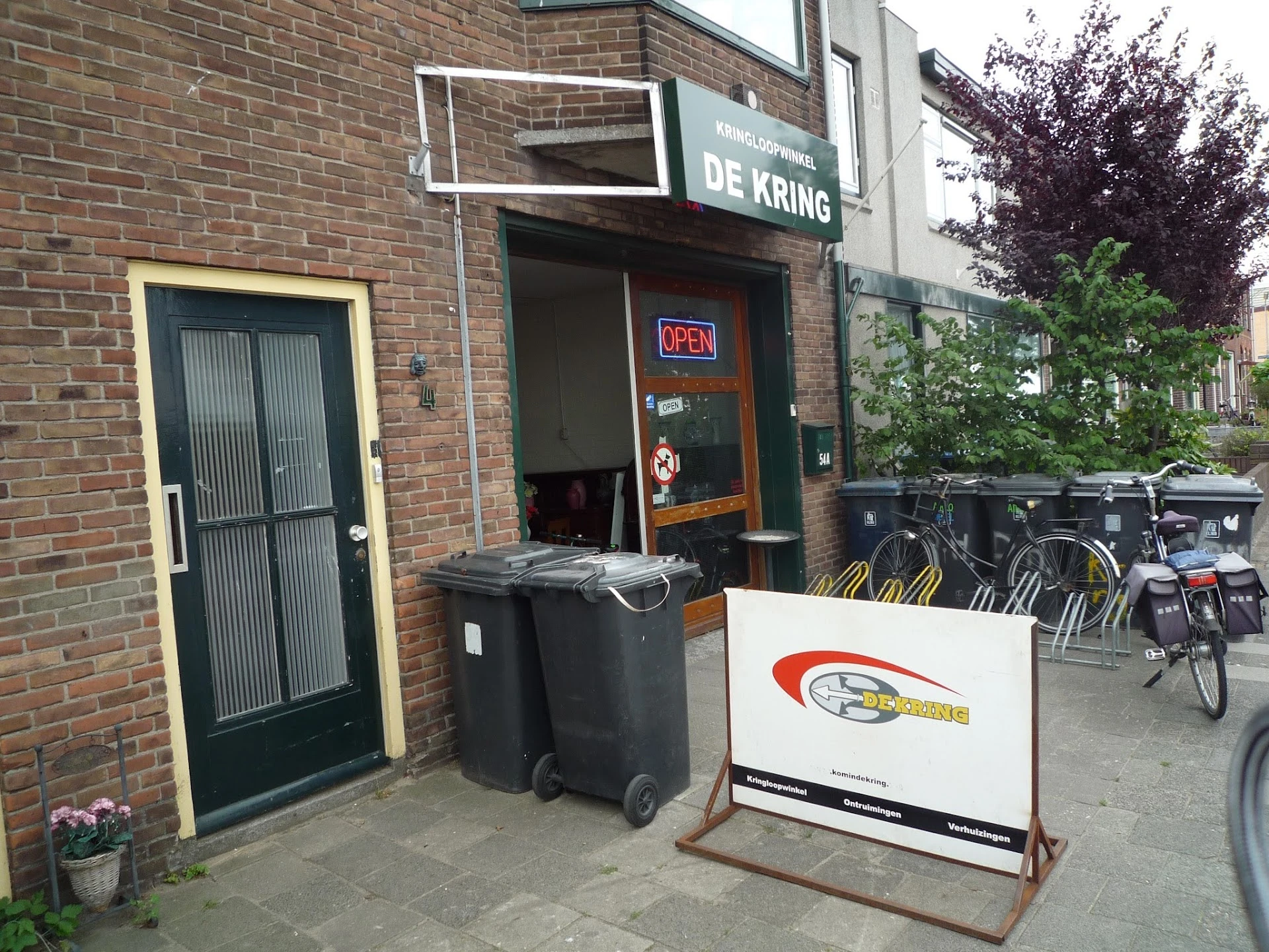Kringloopwinkel Kringloopwinkel De Kring Lenie in IJmuiden