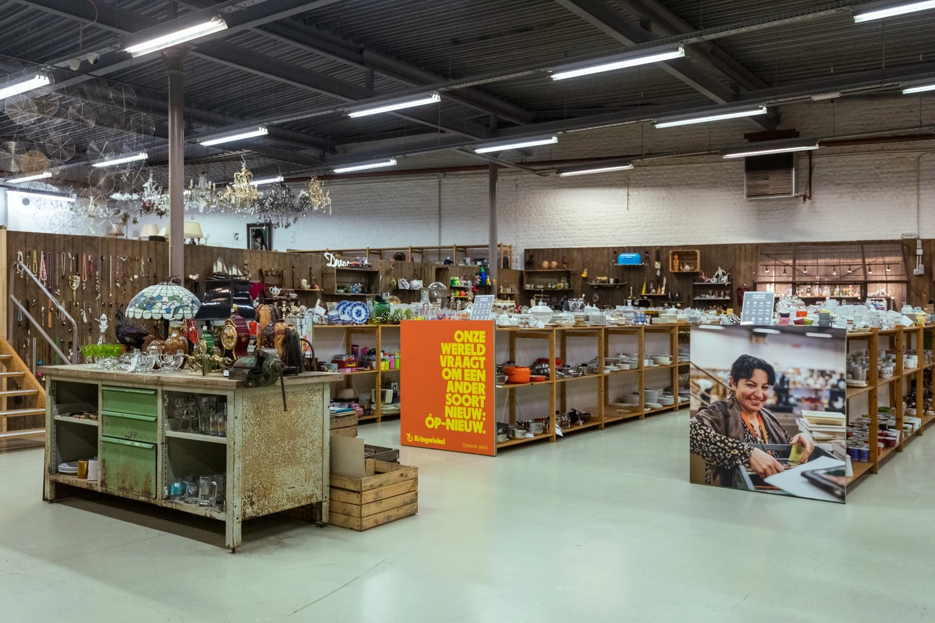 Kringloopwinkel De Kringwinkel Stroom (kleding) in Aalst met tweedehands du, landkaarten en lokale gemeenschappen onderste...