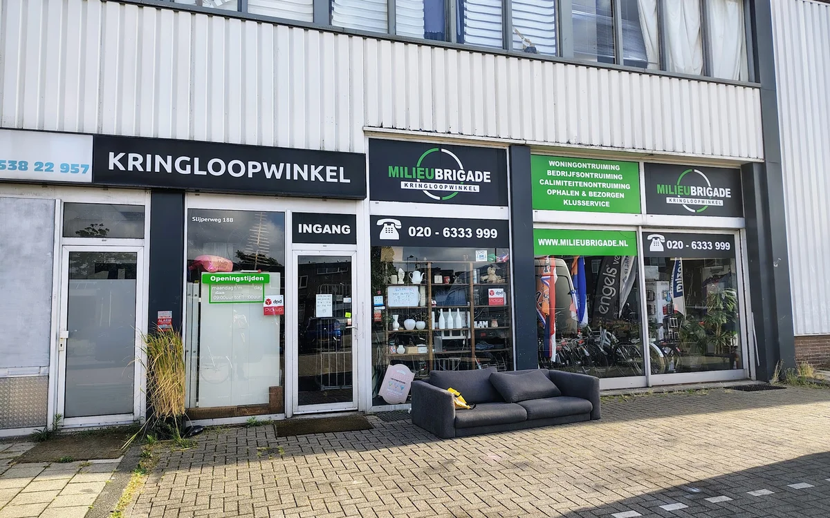 Kringloopwinkel De Milieu Brigade Kringloopwinkel in Amsterdam