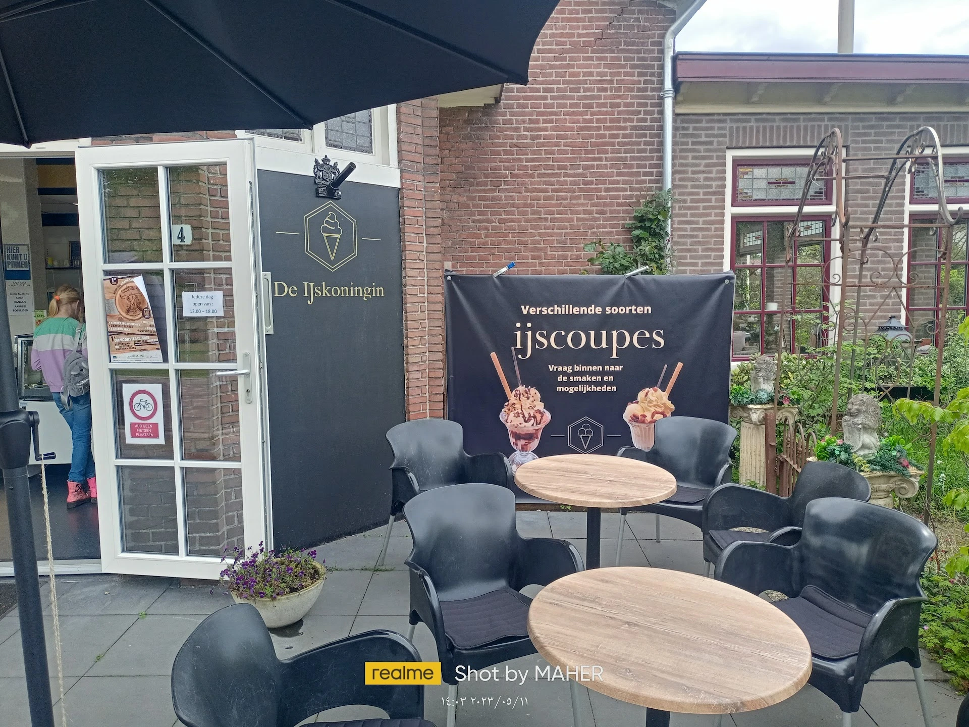 Kringloopwinkel De Olde Bakkerije in Klarenbeek met tweedehands boeken, cd's en handwerkspullen