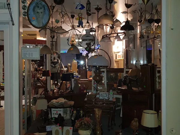 Kringloopwinkel De Opbouw in Oudenbosch - Tweedehands Meubels in Oudenbosch