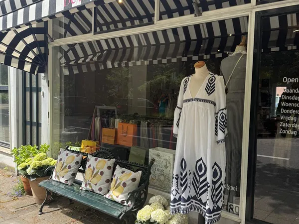 Kringloopwinkel Kringloopwinkel De Paskamer in 's-Graveland