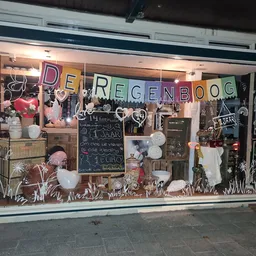 Kringloopwinkel De Regenboog met 7 kleuren in Ridderkerk