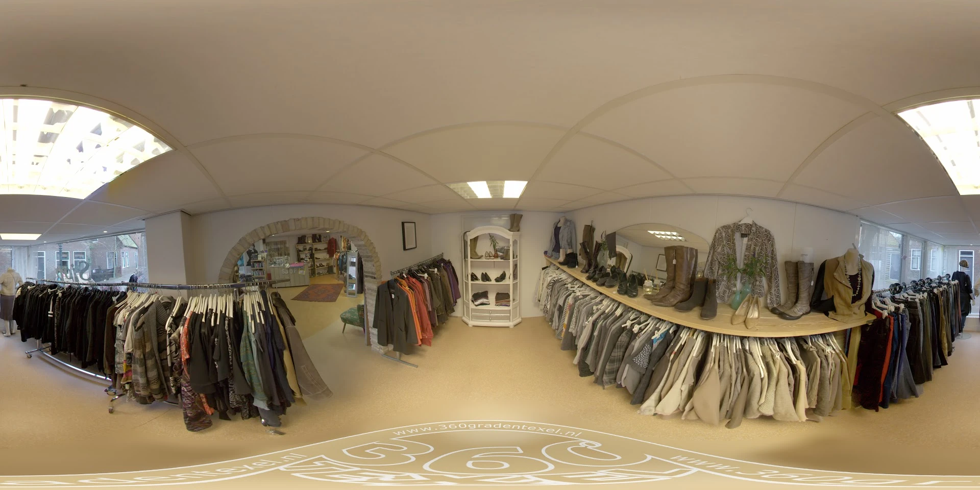 Kringloopwinkel Kringloopwinkel de Sjop Texel in Den Burg