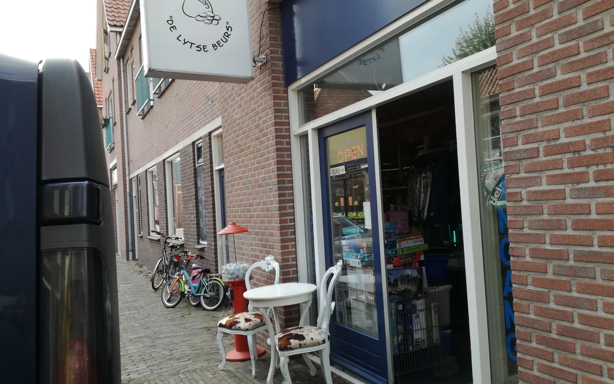 Kringloopwinkel Kringloopwinkel De Snuffelhoek in Sneek