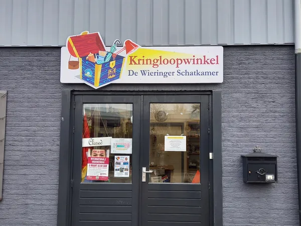Kringloopwinkel Kringloopwinkel De Wieringer Schatkamer in Hippolytushoef