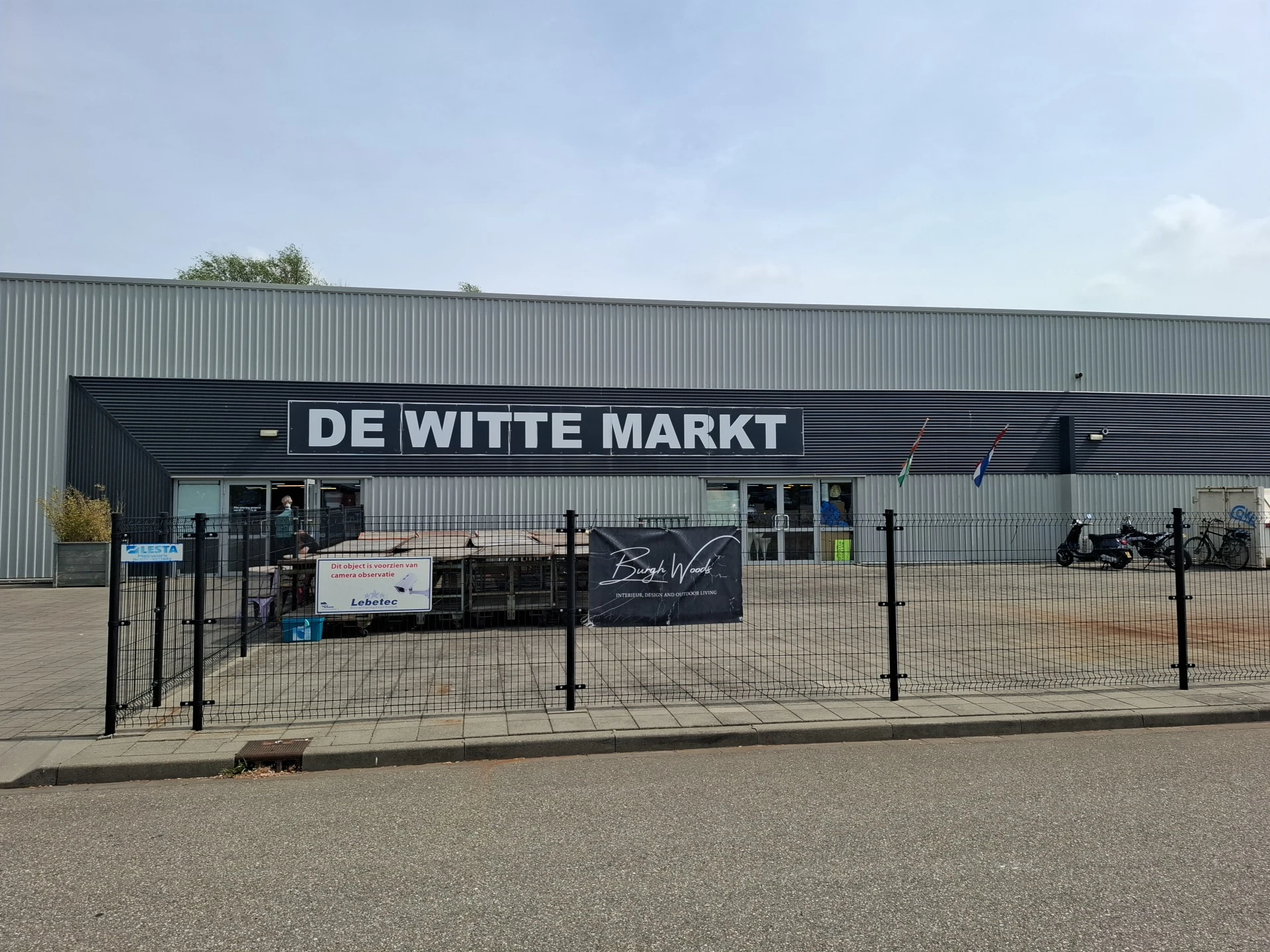 Bezoeker foto van Kringloopwinkel De Witte Markt BV in Heinenoord