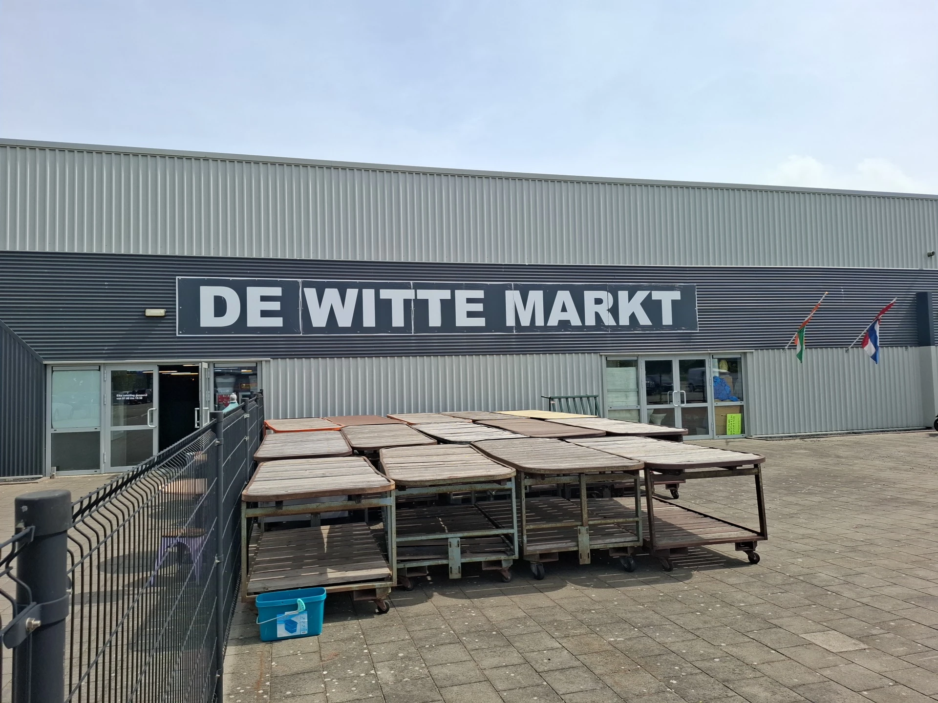 Bezoeker foto van Kringloopwinkel De Witte Markt BV in Heinenoord