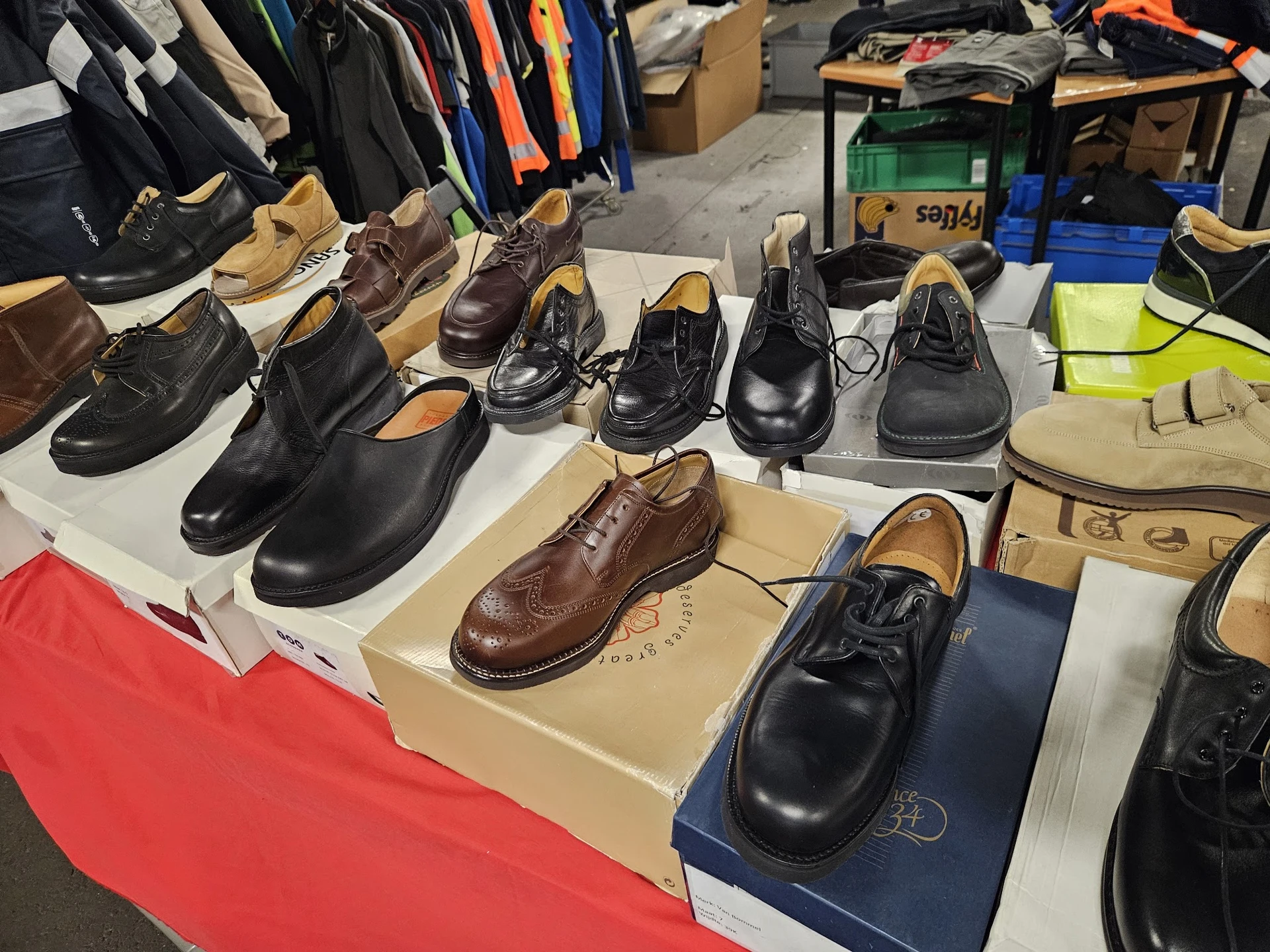 Bezoeker foto van Kringloopwinkel De Witte Markt BV in Heinenoord