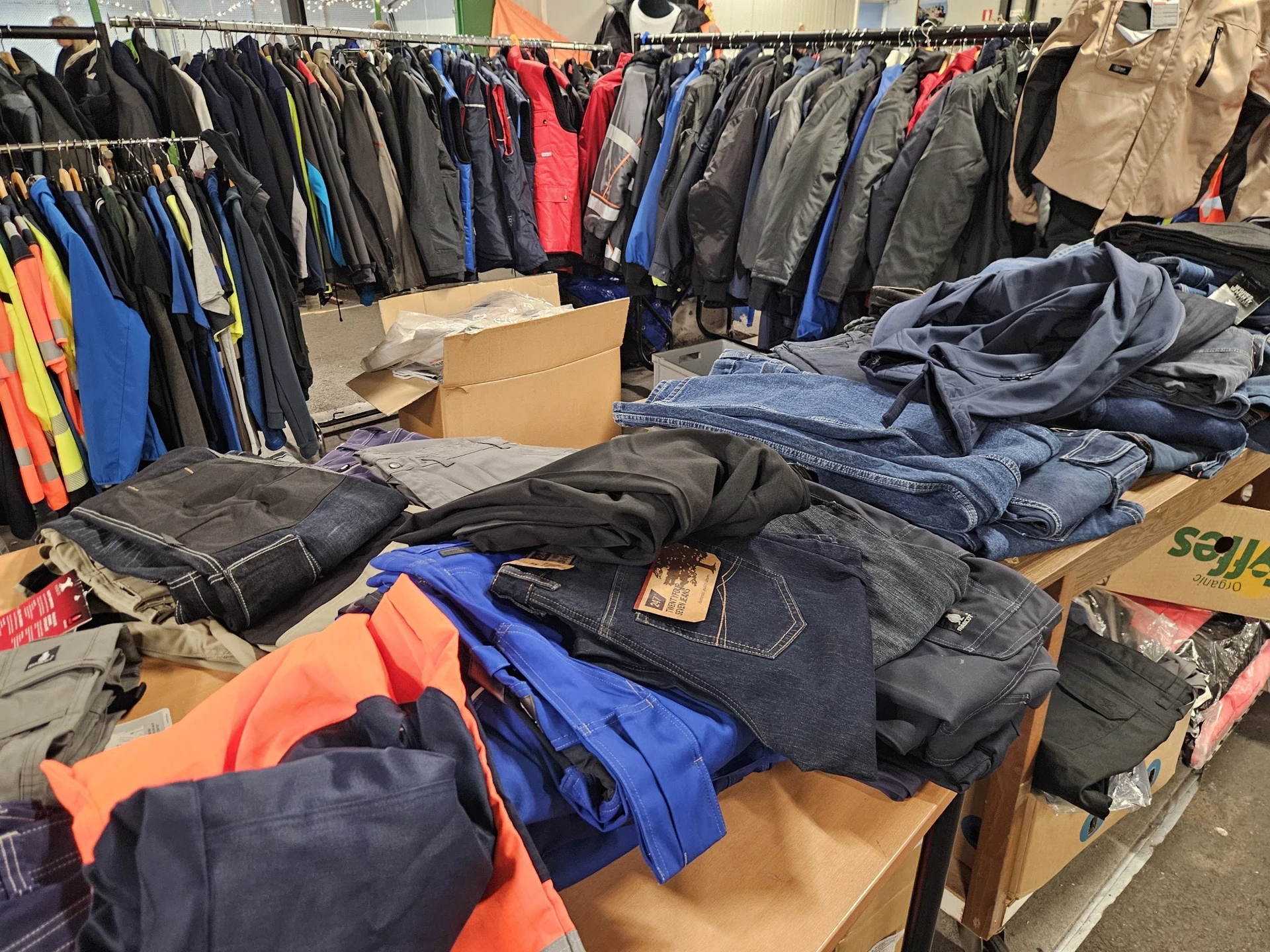 Bezoeker foto van Kringloopwinkel De Witte Markt BV in Heinenoord