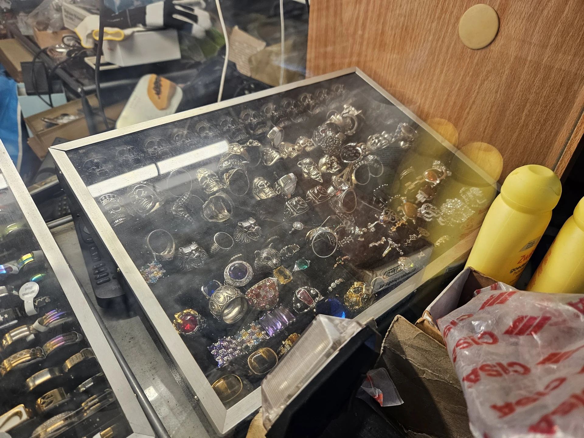 Bezoeker foto van Kringloopwinkel De Witte Markt BV in Heinenoord