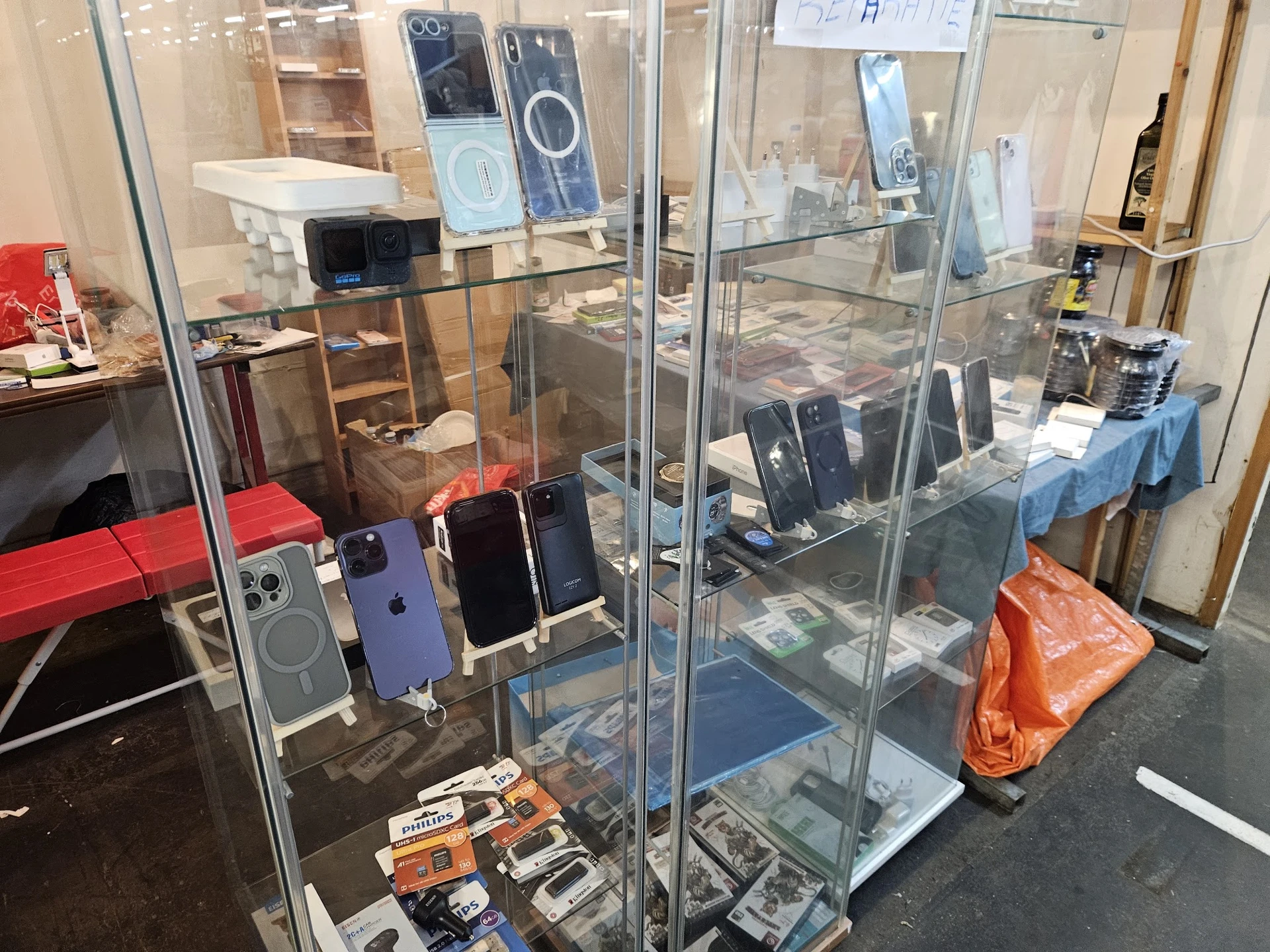 Bezoeker foto van Kringloopwinkel De Witte Markt BV in Heinenoord