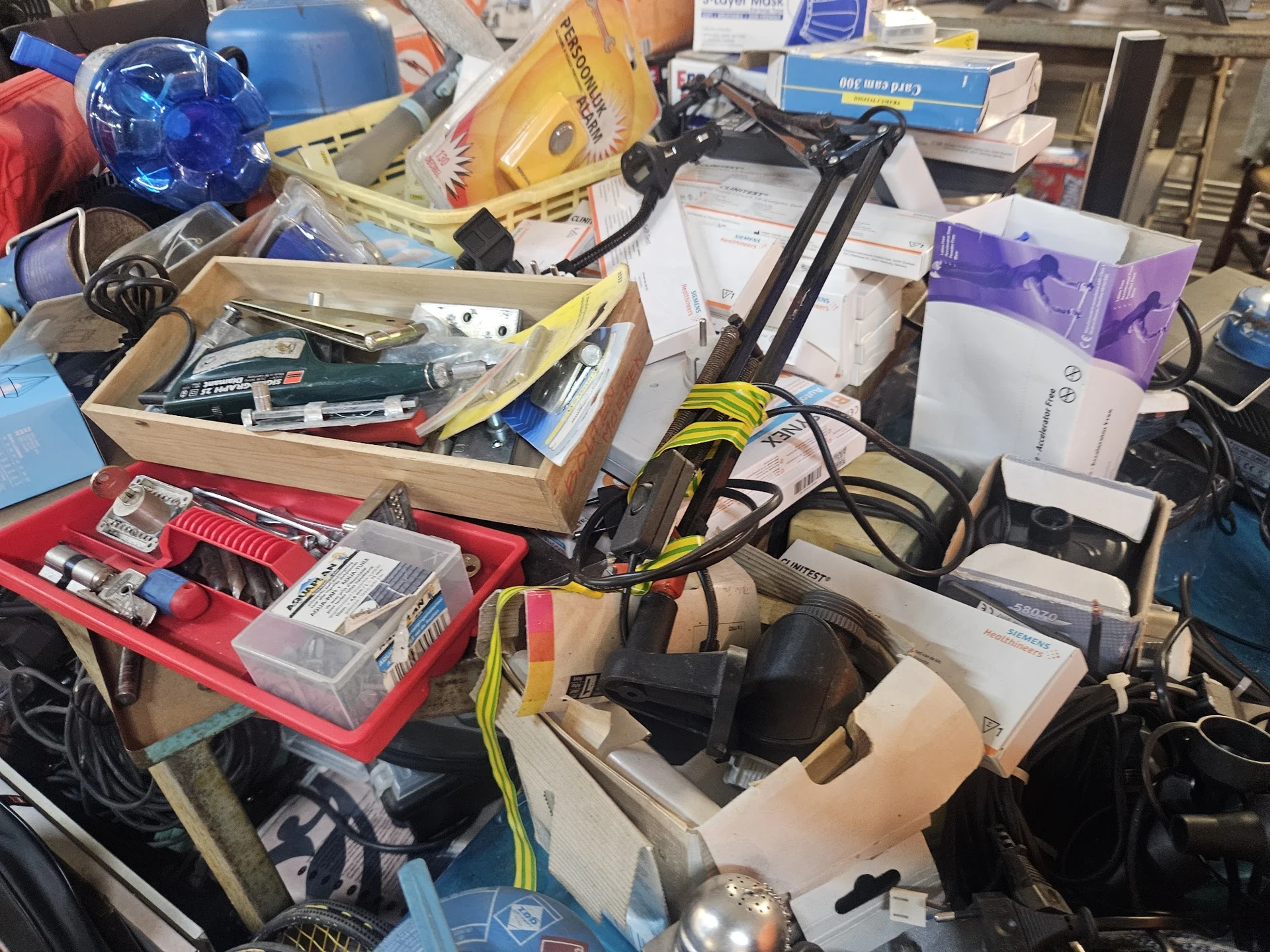 Bezoeker foto van Kringloopwinkel De Witte Markt BV in Heinenoord