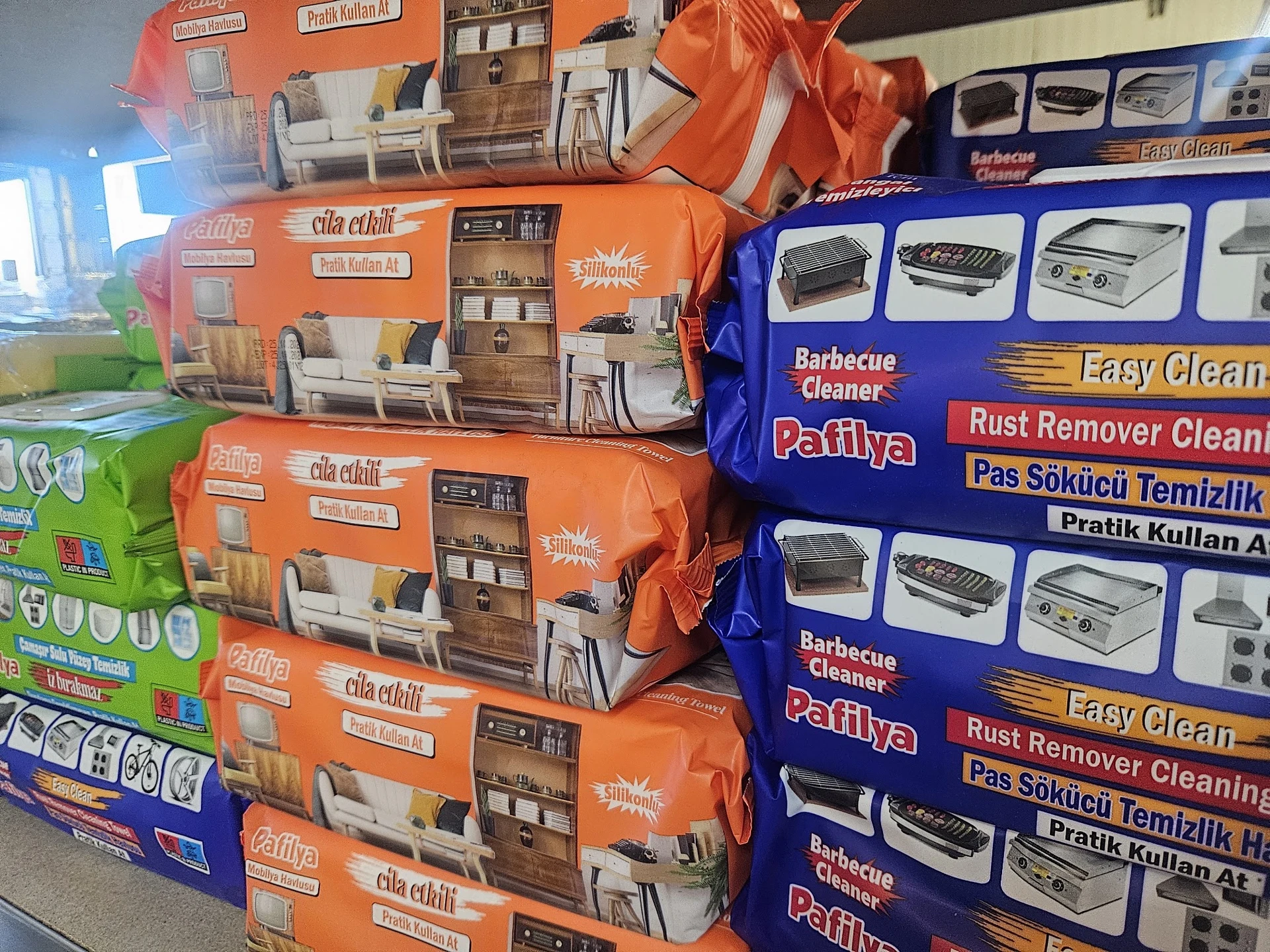 Bezoeker foto van Kringloopwinkel De Witte Markt BV in Heinenoord