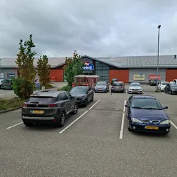 Bezoeker foto van Kringloopwinkel De Witte Markt BV in Heinenoord