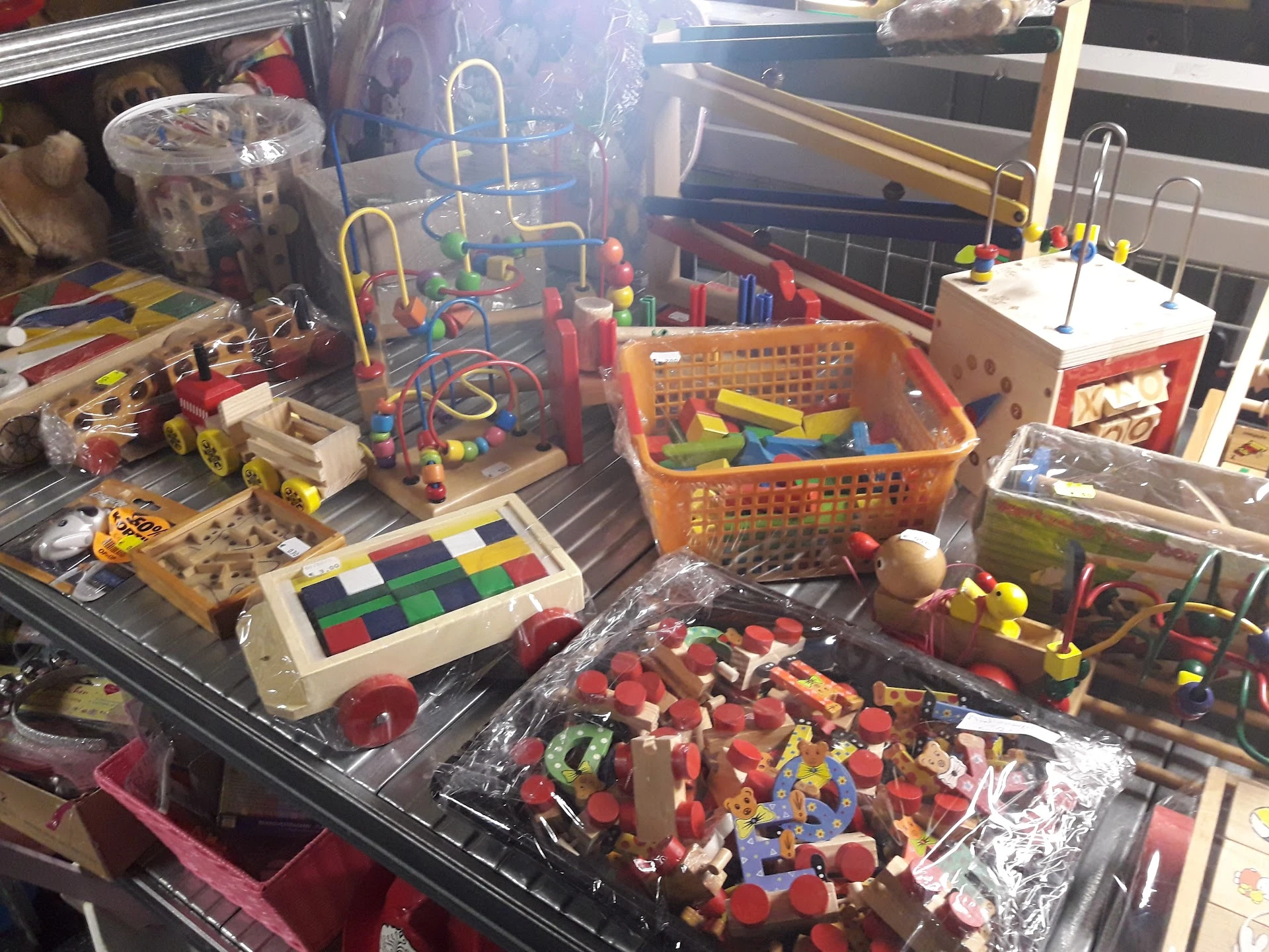 Kringloopwinkel Kringloopwinkel Dorcas Centrum Woudenberg in Woudenberg