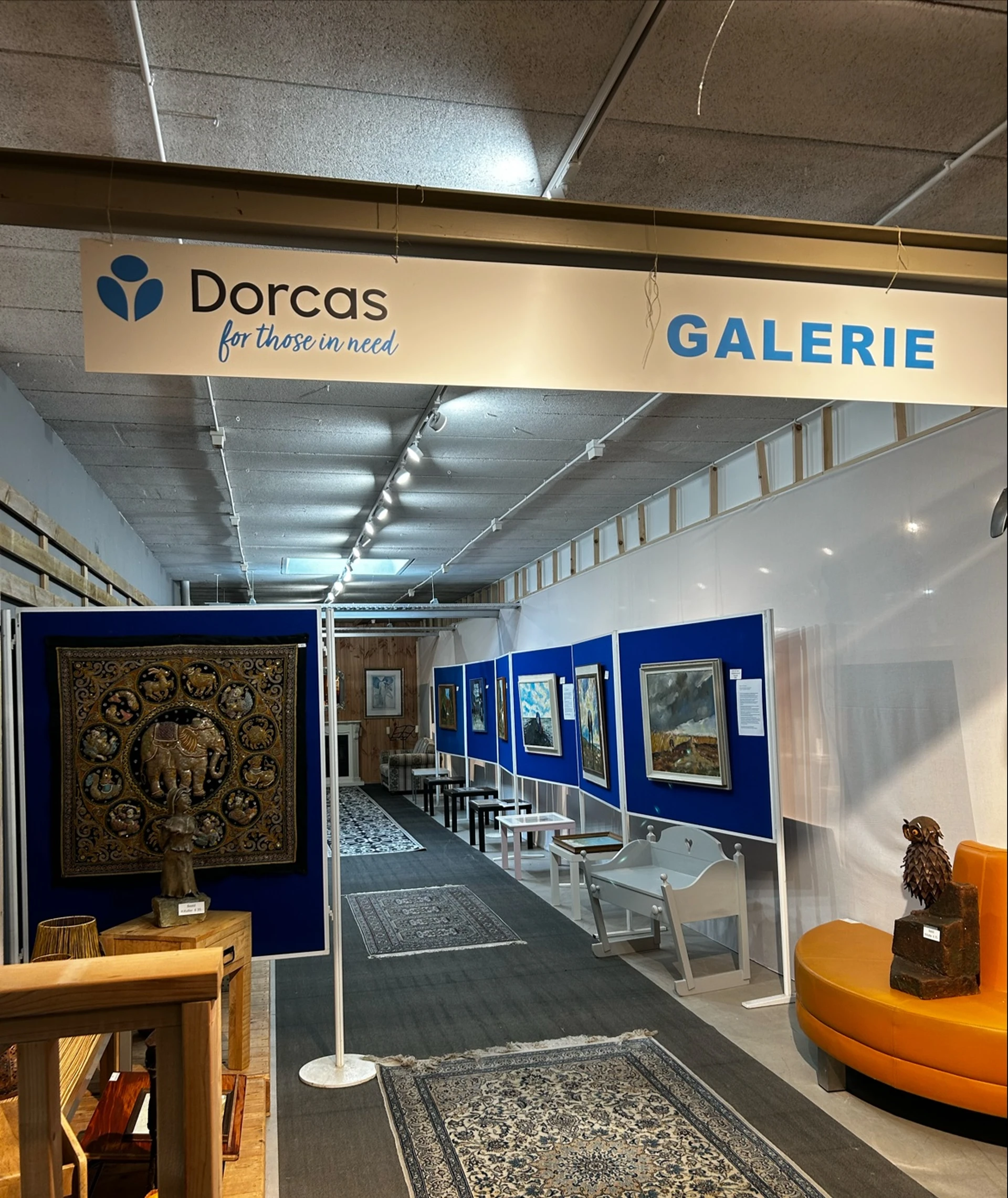 Dorcas Kringloopwinkel Elburg in Elburg met tweedehands huishoudelijke artikelen, kleding en meubels