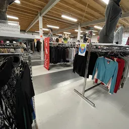 Bezoeker foto van Kringloopwinkel Dorcas Winkel Aalsmeer in Aalsmeer