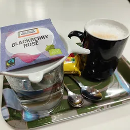 Bezoeker foto van Kringloopwinkel Dorcas Winkel Aalsmeer in Aalsmeer