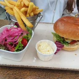 Bezoeker foto van Kringloopwinkel Dorcas Winkel Aalsmeer in Aalsmeer