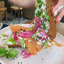 Bezoeker foto van Kringloopwinkel Dorcas Winkel Aalsmeer in Aalsmeer