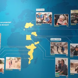 Kaart met gele gebieden en foto's van mensen uit verschillende landen