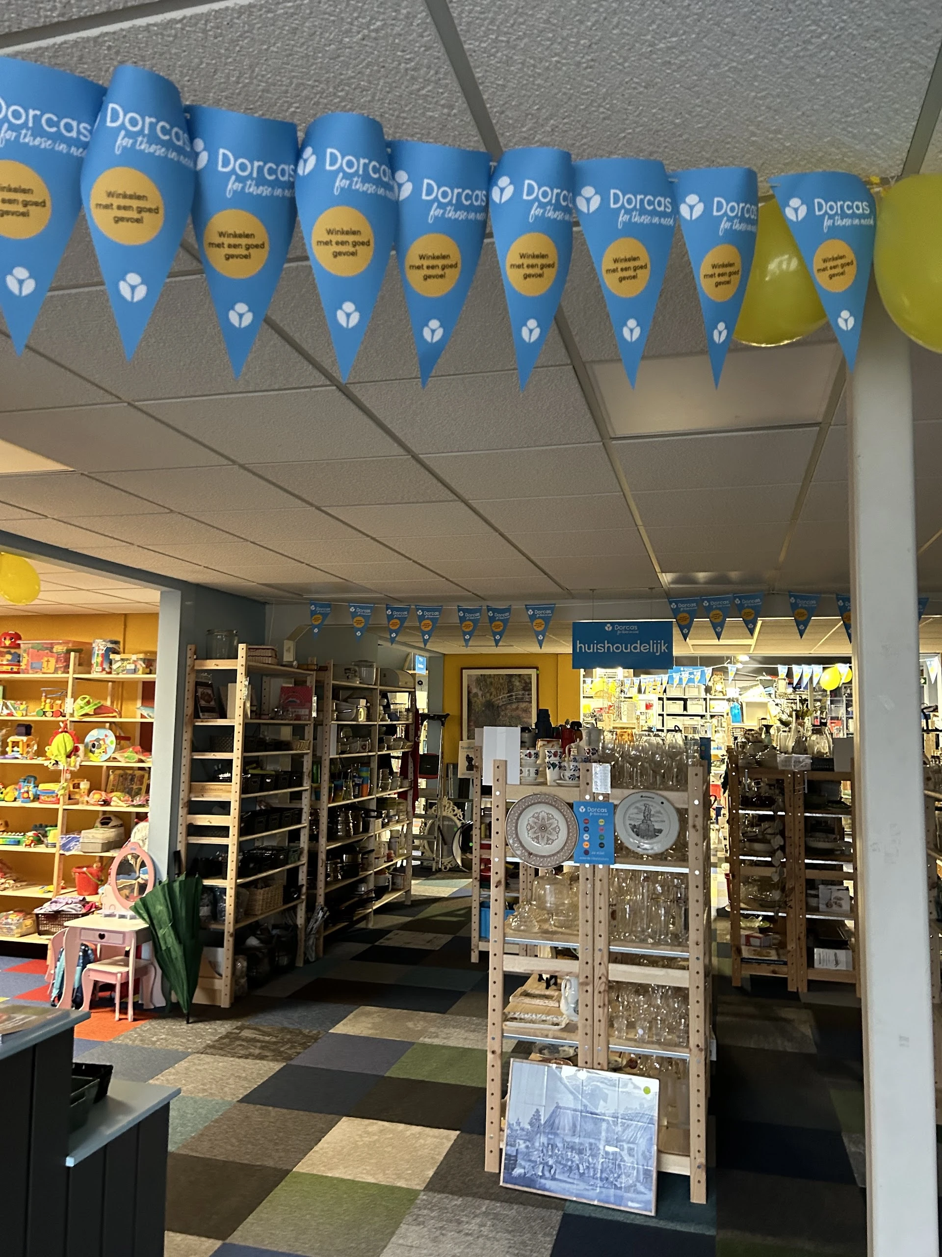 Kringloopwinkel Dorcas Winkel Kapelle in Kapelle met tweedehands boeken, kleding en meubels