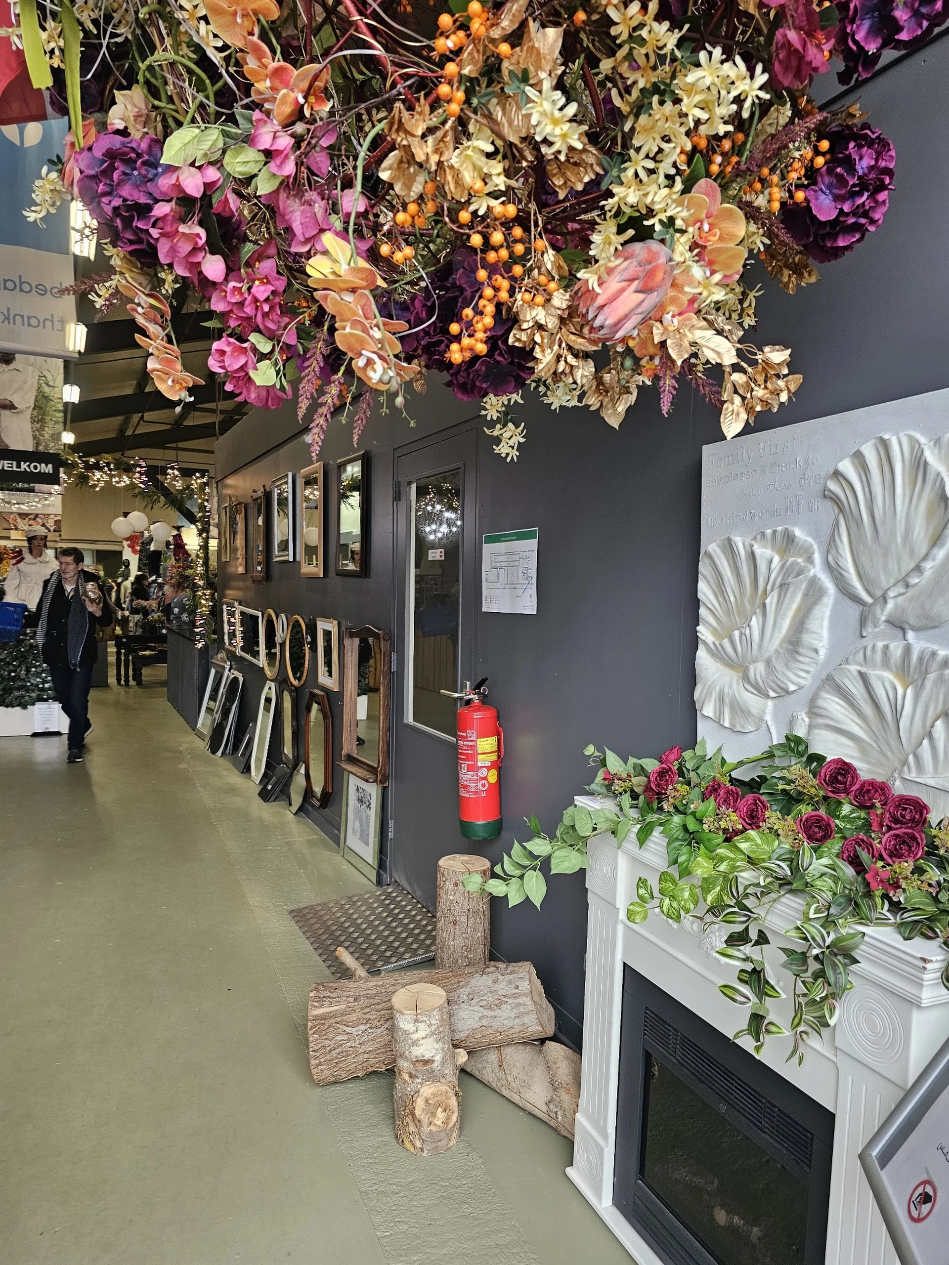 Bezoeker foto van Kringloopwinkel Dorcas winkel KRV in Katwijk aan Zee