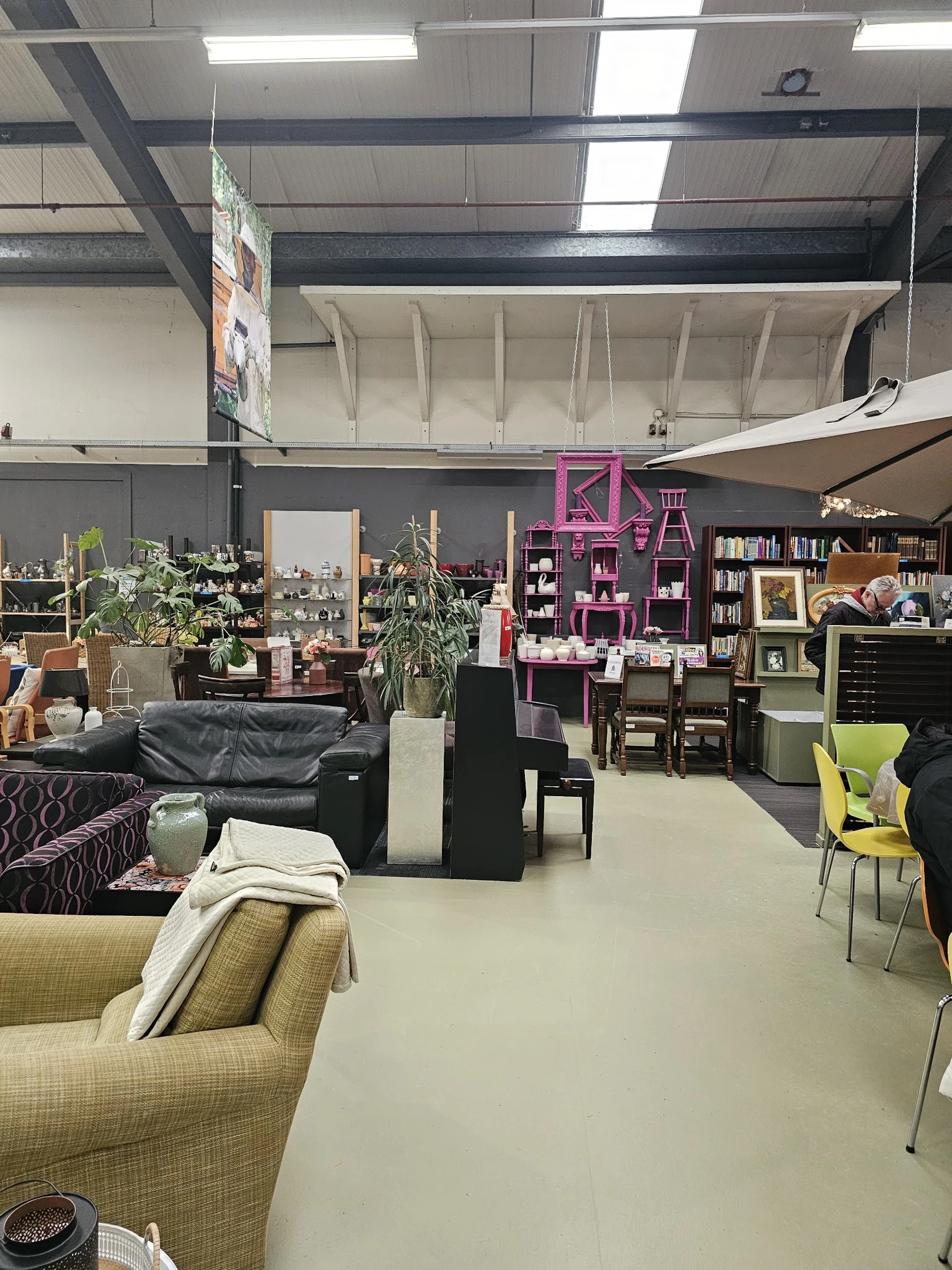 Bezoeker foto van Kringloopwinkel Dorcas winkel KRV in Katwijk aan Zee