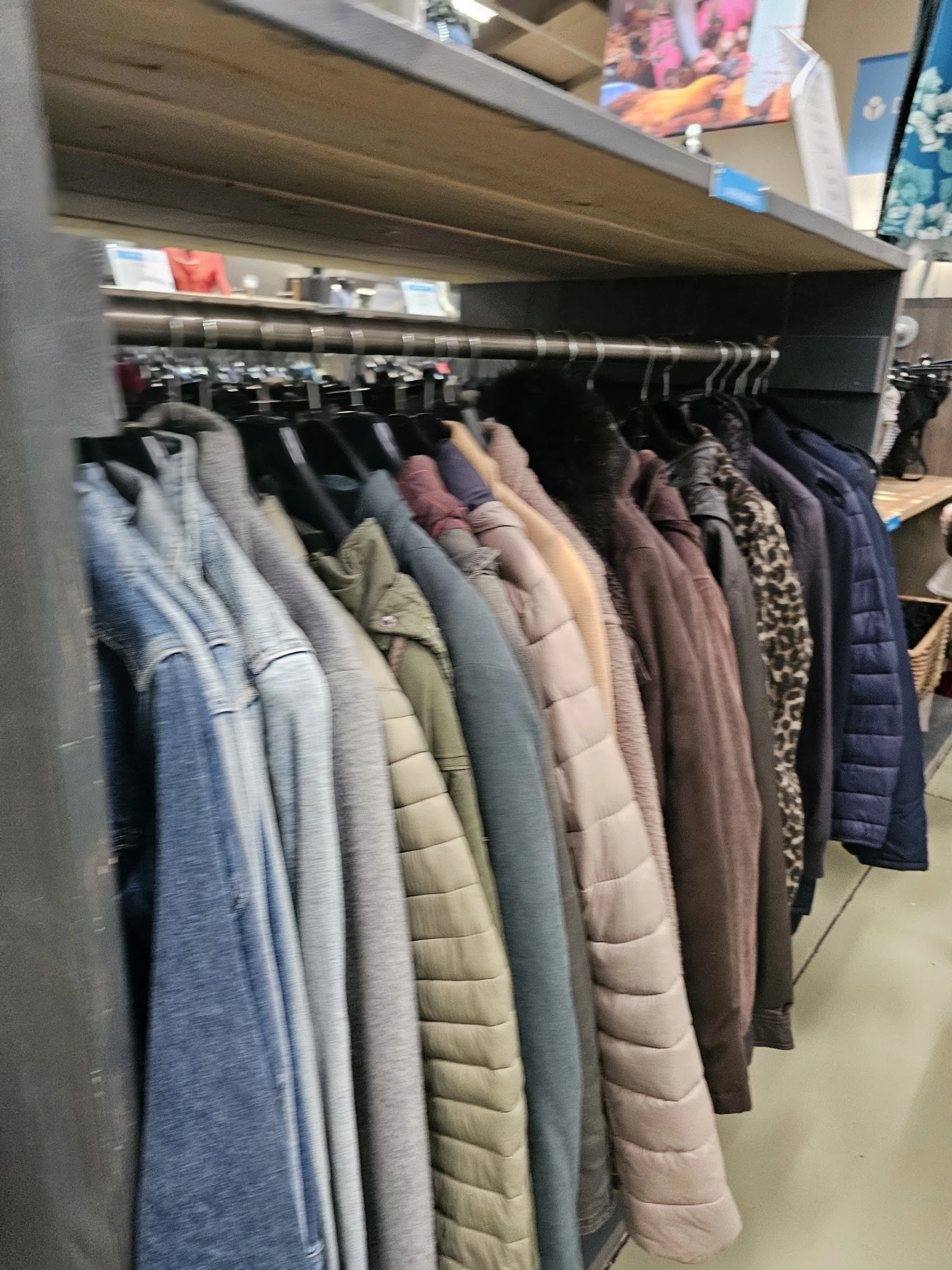 Bezoeker foto van Kringloopwinkel Dorcas winkel KRV in Katwijk aan Zee