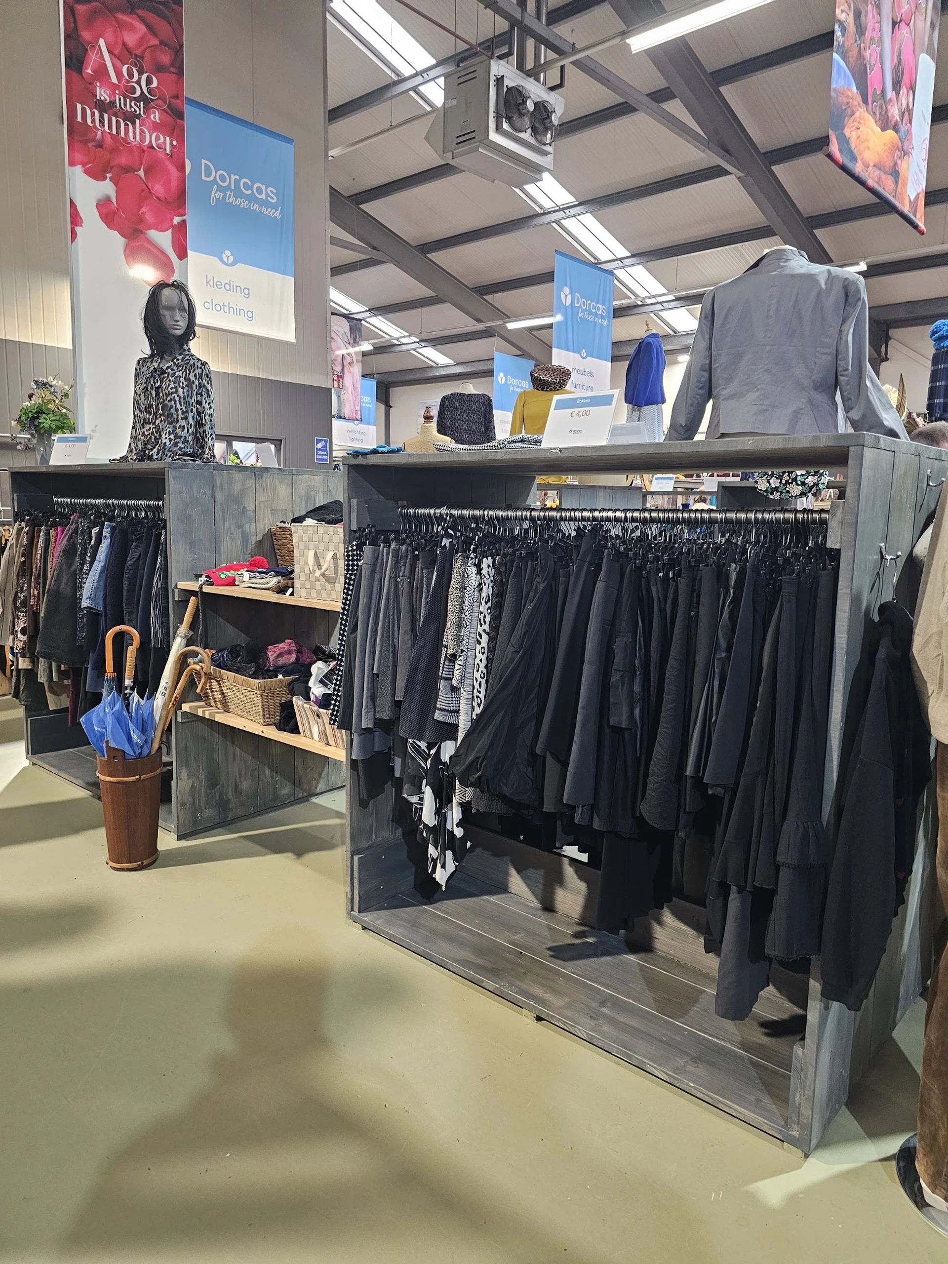 Bezoeker foto van Kringloopwinkel Dorcas winkel KRV in Katwijk aan Zee