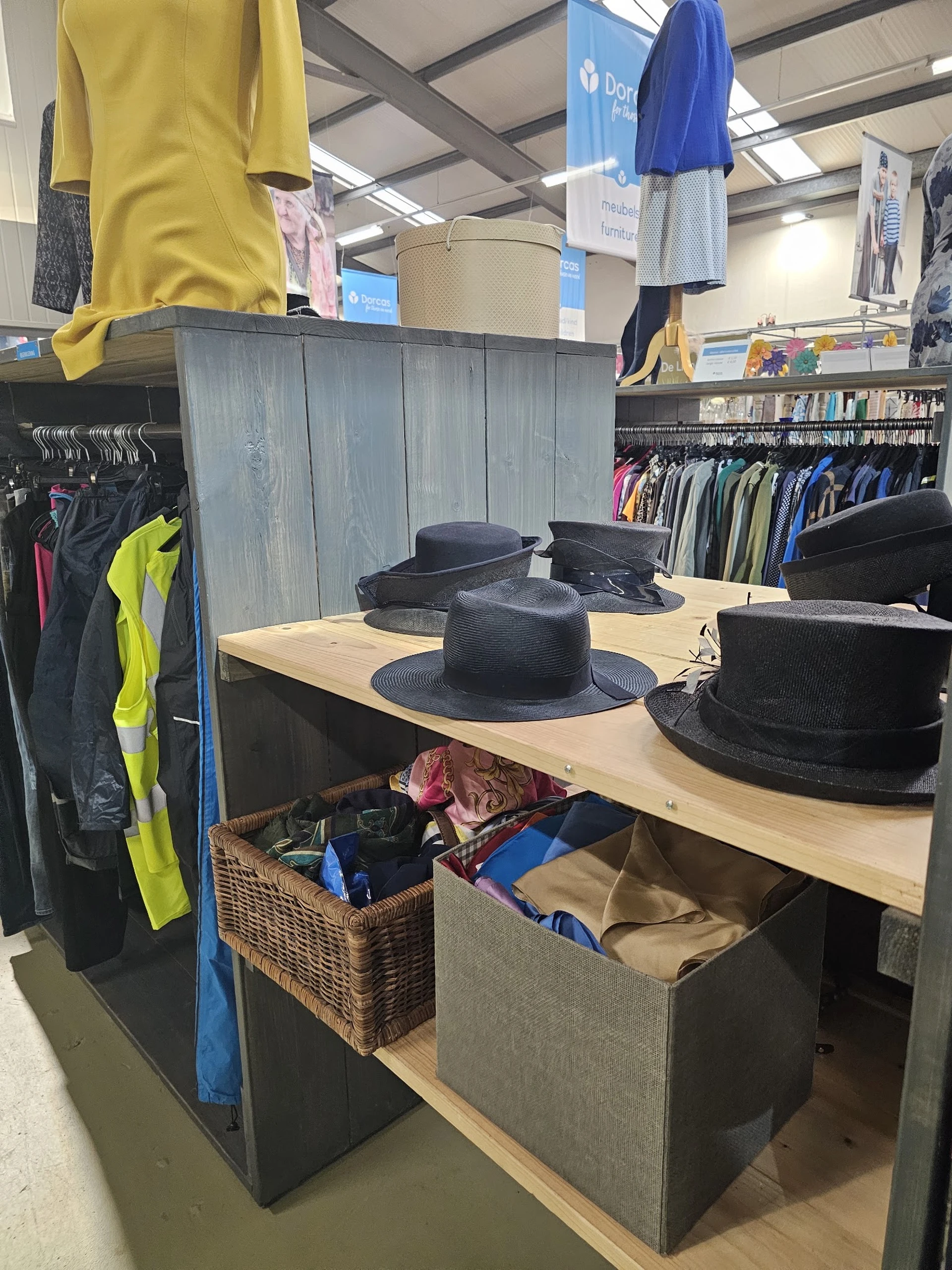 Bezoeker foto van Kringloopwinkel Dorcas winkel KRV in Katwijk aan Zee