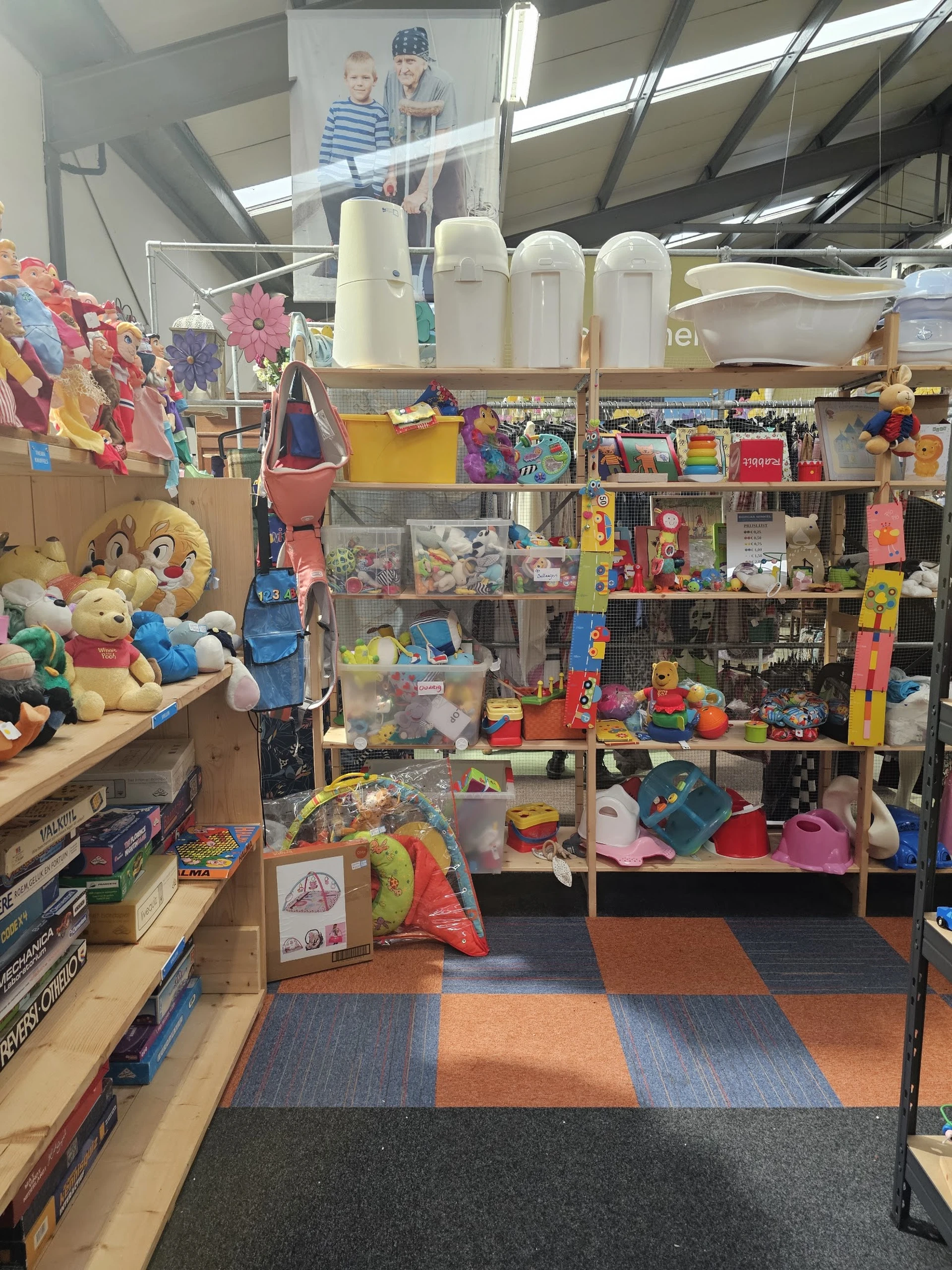 Bezoeker foto van Kringloopwinkel Dorcas winkel KRV in Katwijk aan Zee