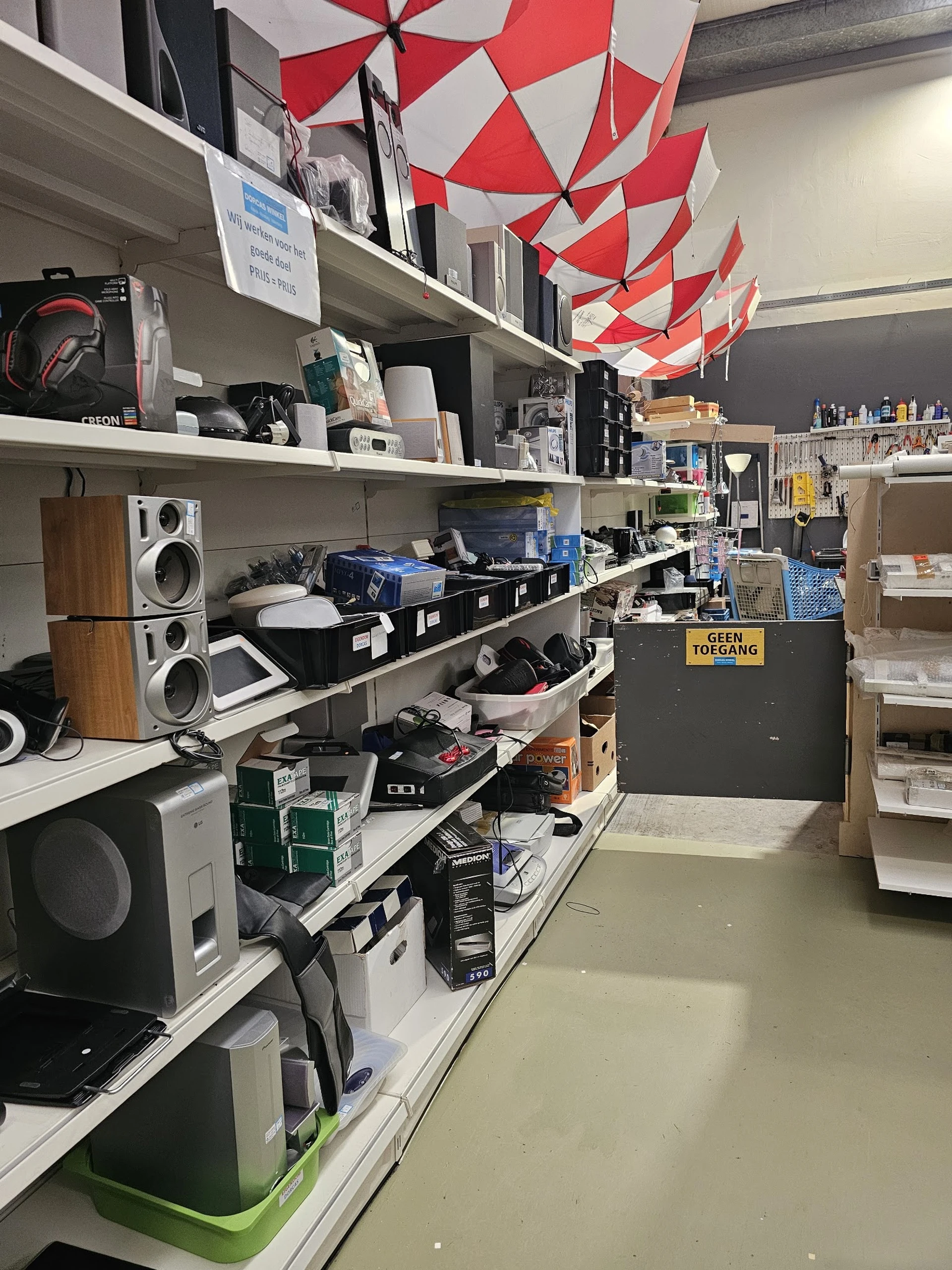 Bezoeker foto van Kringloopwinkel Dorcas winkel KRV in Katwijk aan Zee
