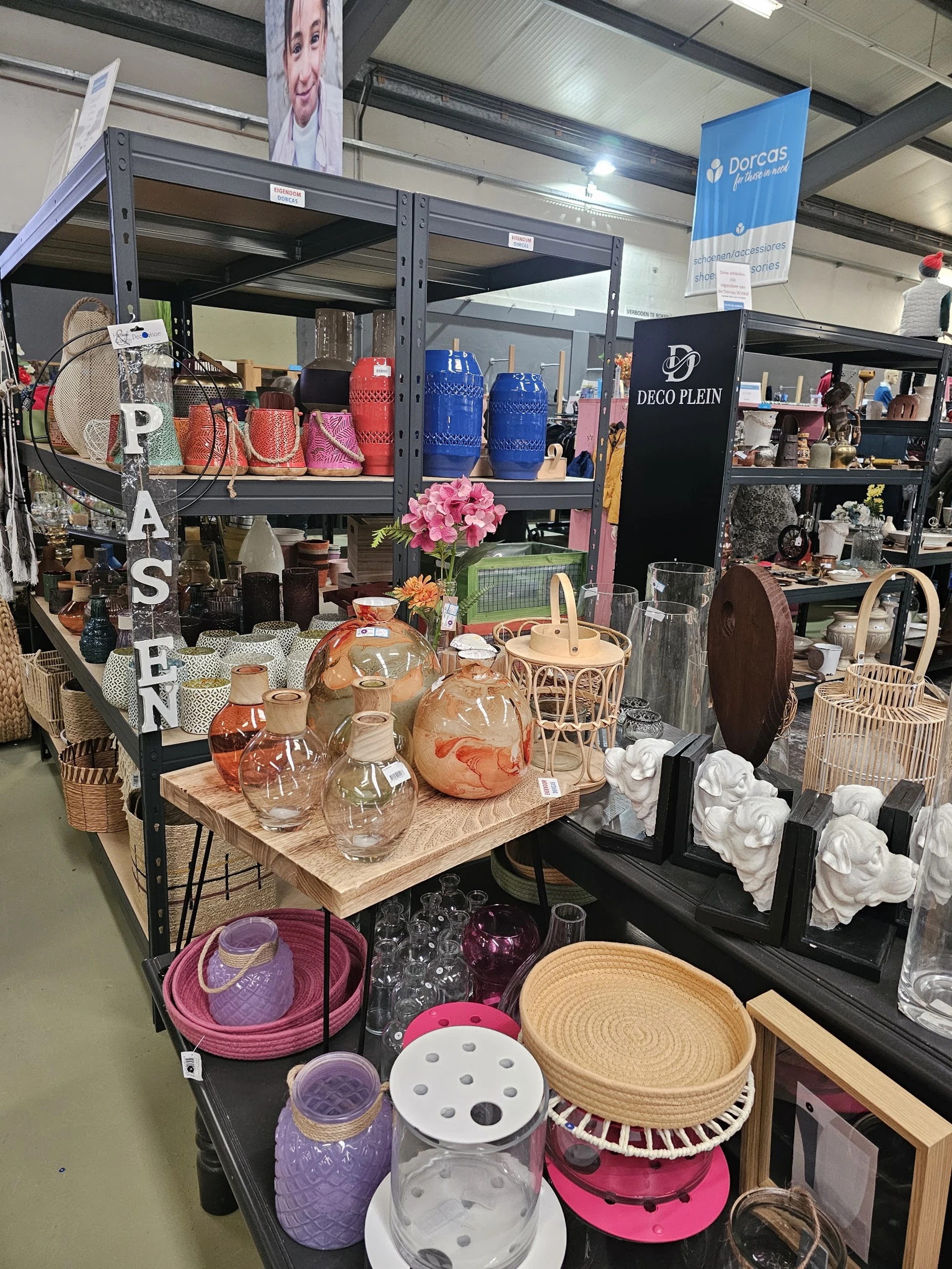 Bezoeker foto van Kringloopwinkel Dorcas winkel KRV in Katwijk aan Zee