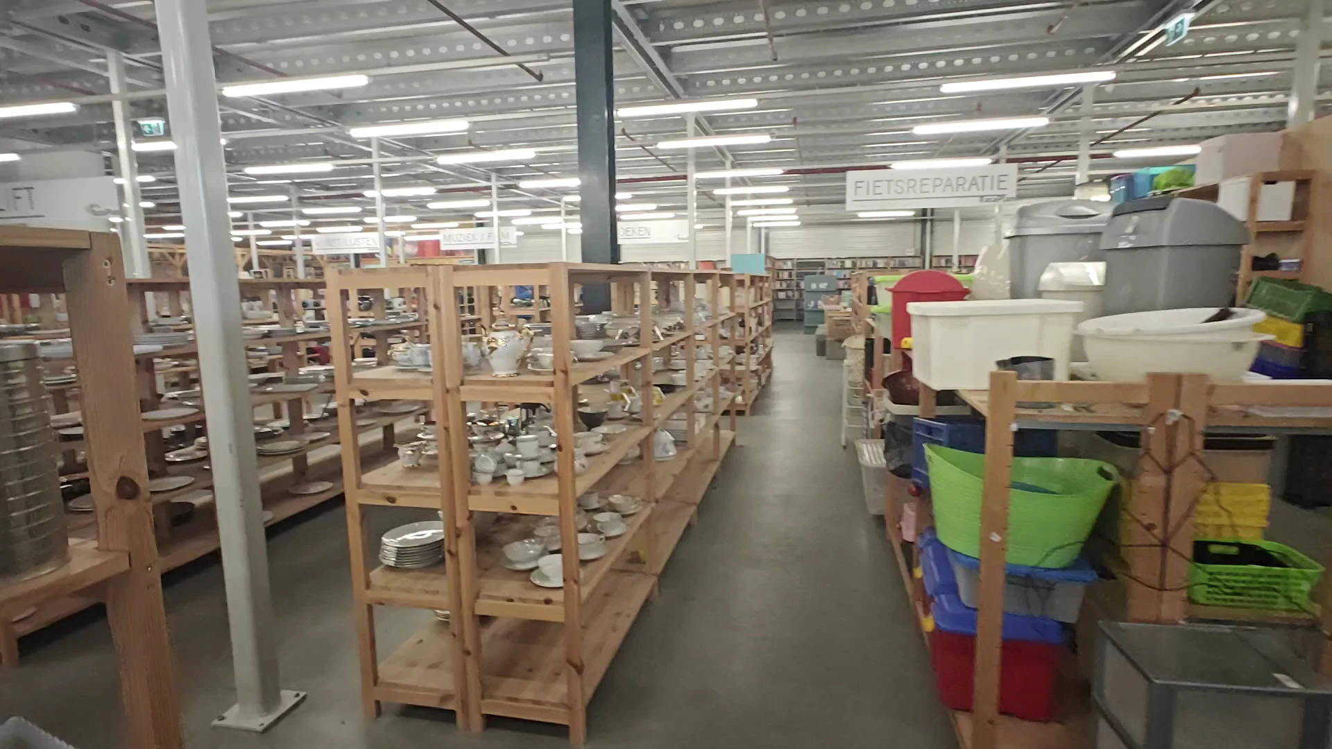 Kringloopwinkel Dude Goed Kringloop Winkel Leyweg in Den Haag