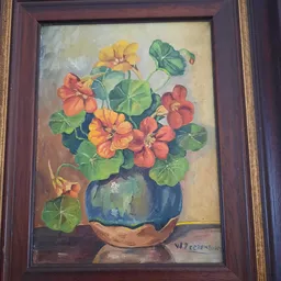Geschilderd stilleven met bloemen in blauwe vaas op houten blok