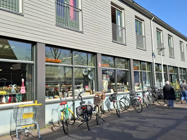 Kringloopwinkel Kringloopwinkel Emmaus Domstad, locatie Parkwijk in Utrecht