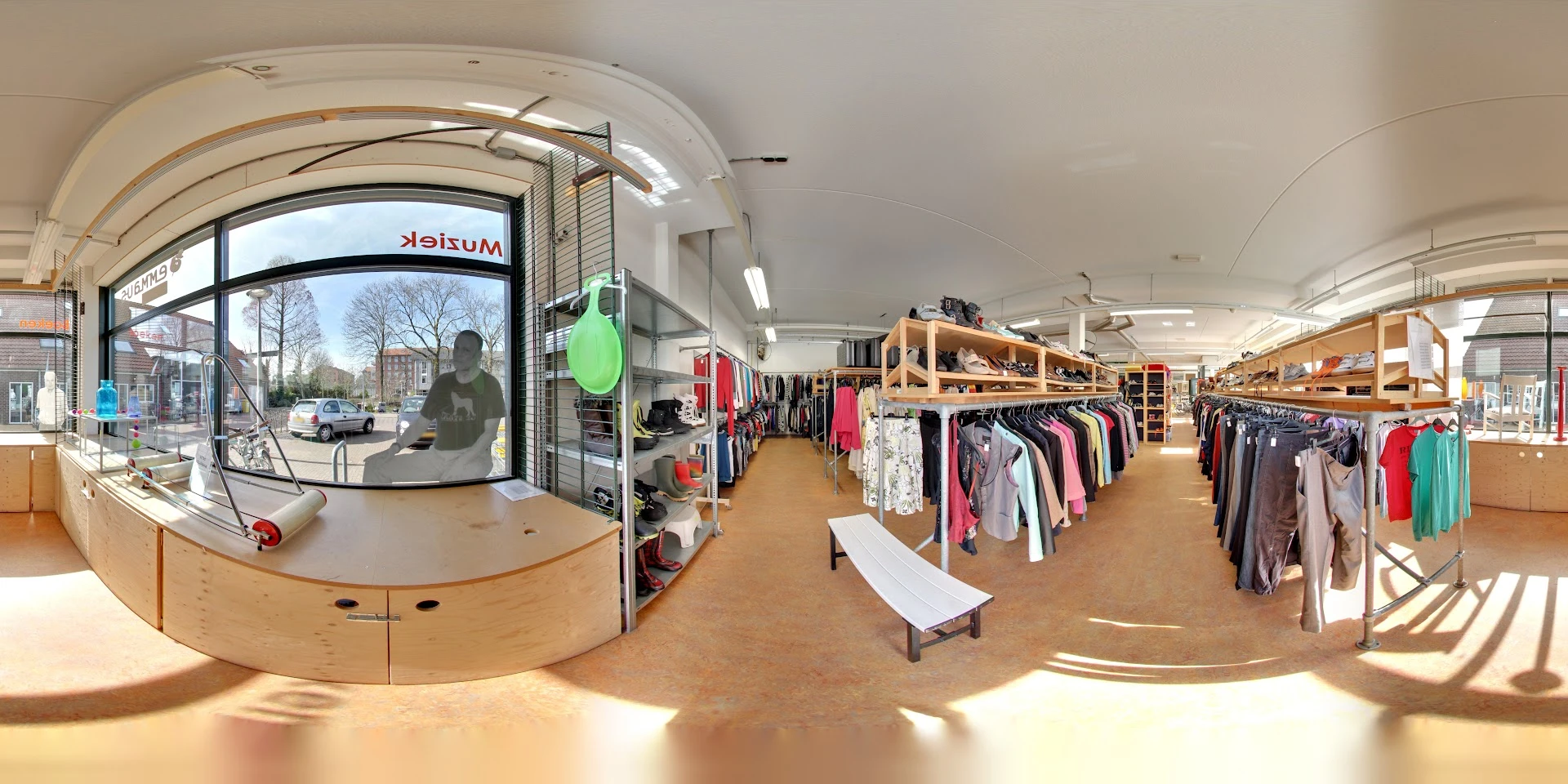 Kringloopwinkel Kringloopwinkel Emmaus Domstad, locatie Parkwijk in Utrecht