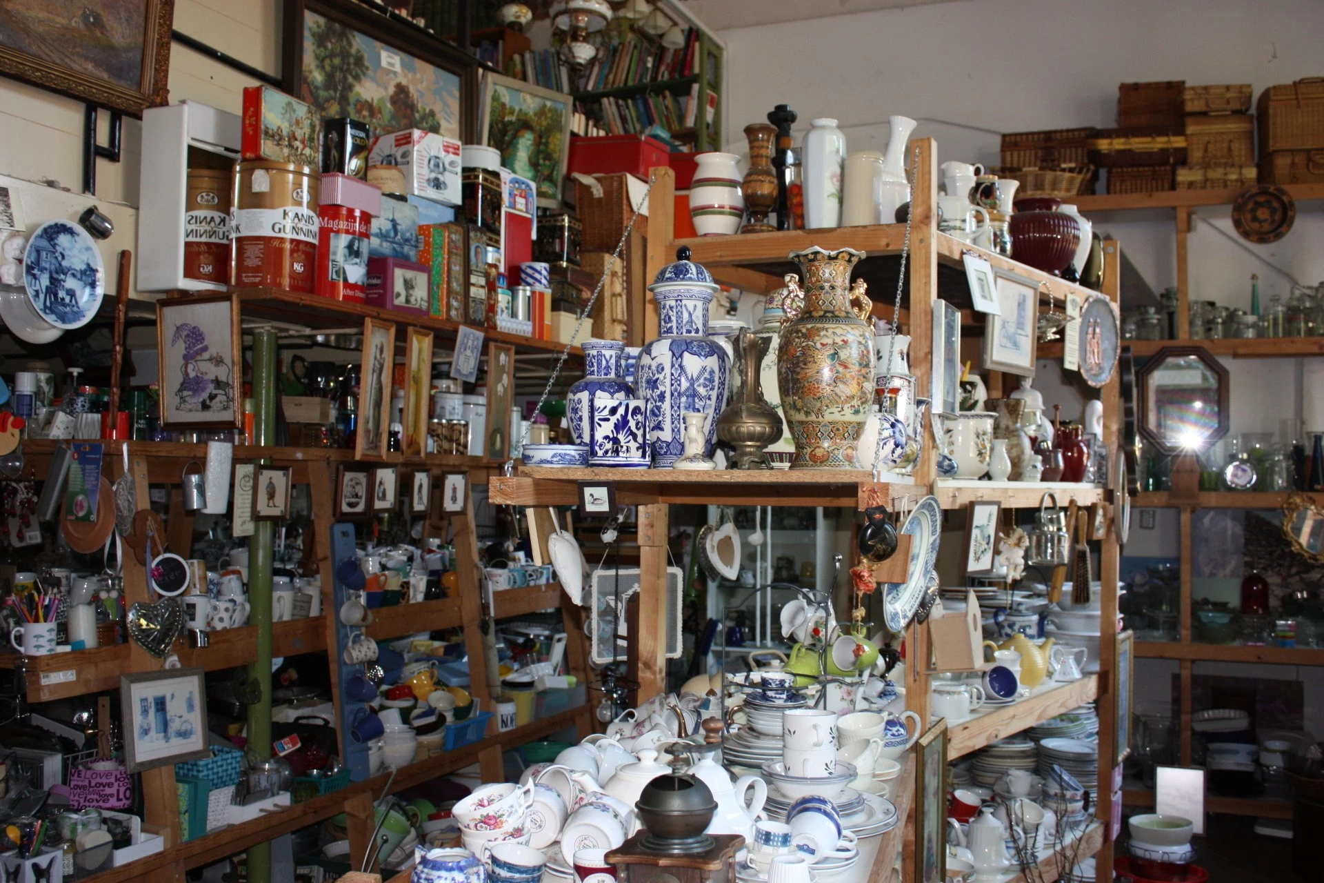 Kringloopwinkel Emmaus Eemsmond De Kringloopwinkel in Farmsum