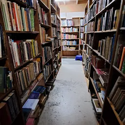 Bezoeker foto van Kringloopwinkel Emmaus Eindhoven in Eindhoven