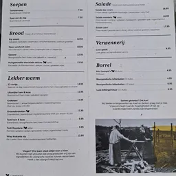 Menukaart van een lunchroom met gerechten als brood, warme maaltijden en dranken met prijzen