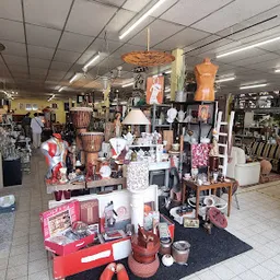 Bezoeker foto van Emmaus Kringloopwinkel in Breda