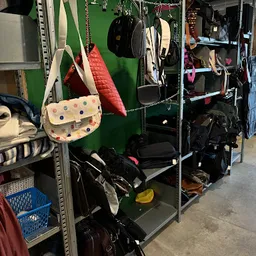 Bezoeker foto van Kringloopwinkel Emmaus Overvecht in Utrecht