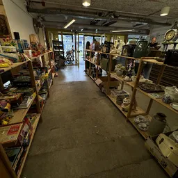 Bezoeker foto van Kringloopwinkel Emmaus Overvecht in Utrecht