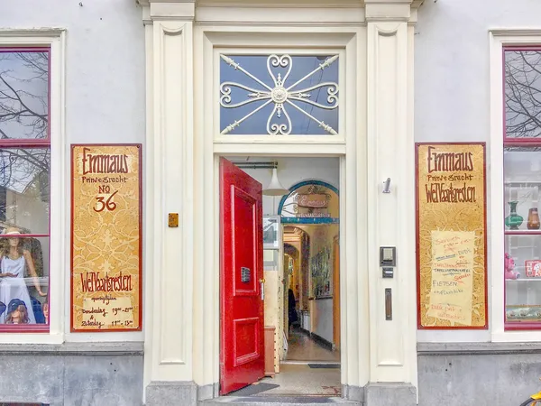 Kringloopwinkel Kringloopwinkel Emmaus Welvaartsresten in Den Haag